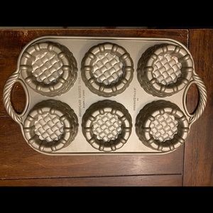 Nordic Ware Shortcake Baskets pan